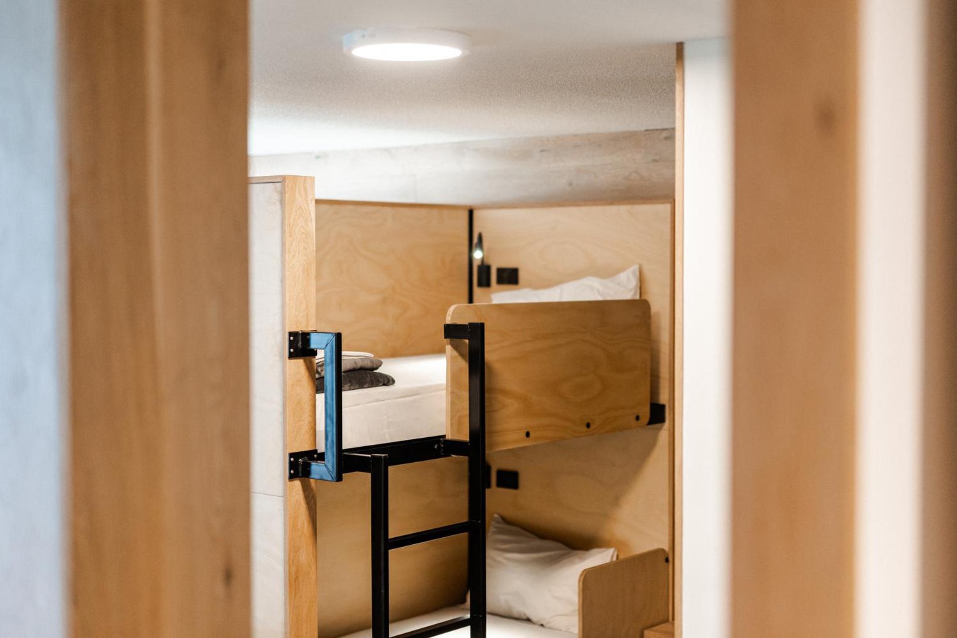 Bed 6-Bed Mixed Deluxe Dormitory Room