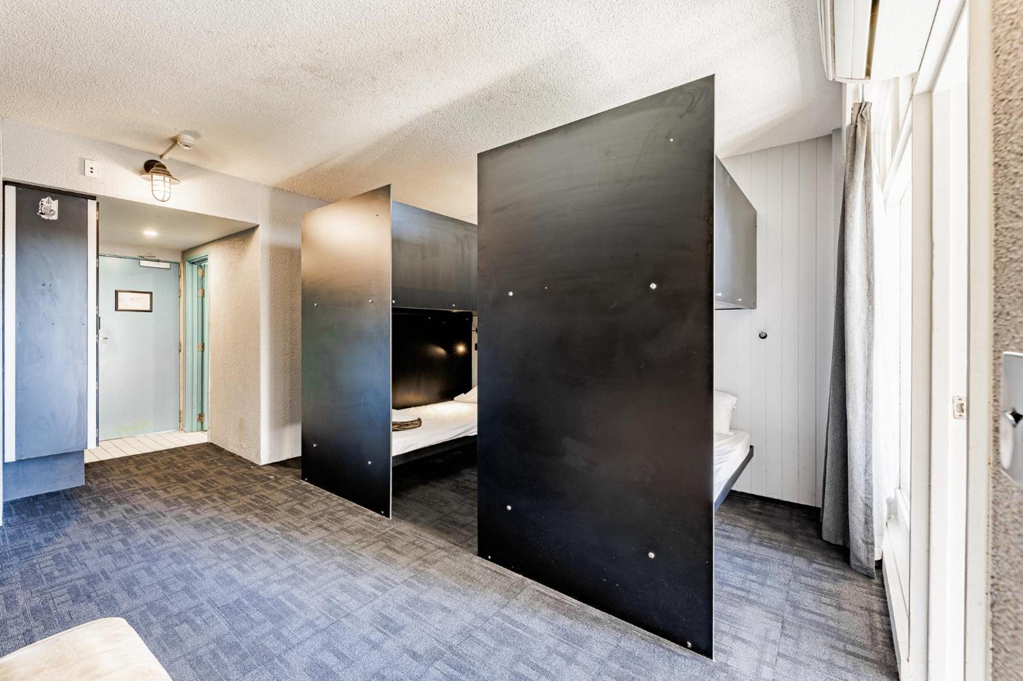 Bed 8-Bed Mixed Dormitory Room